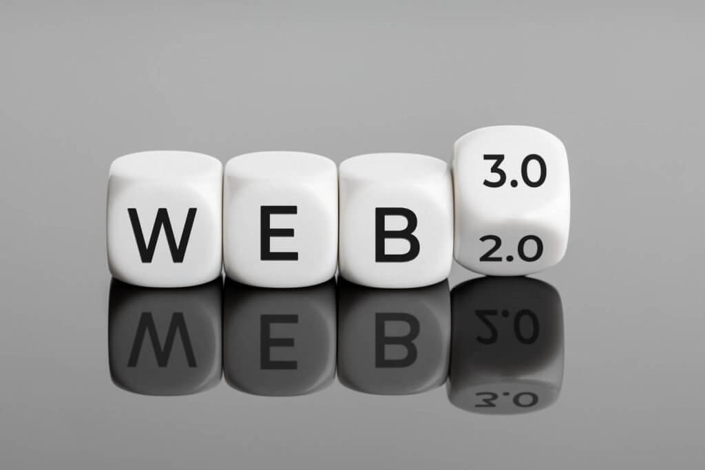 montage avec des cubes portant les inscriptions "web 3.0"